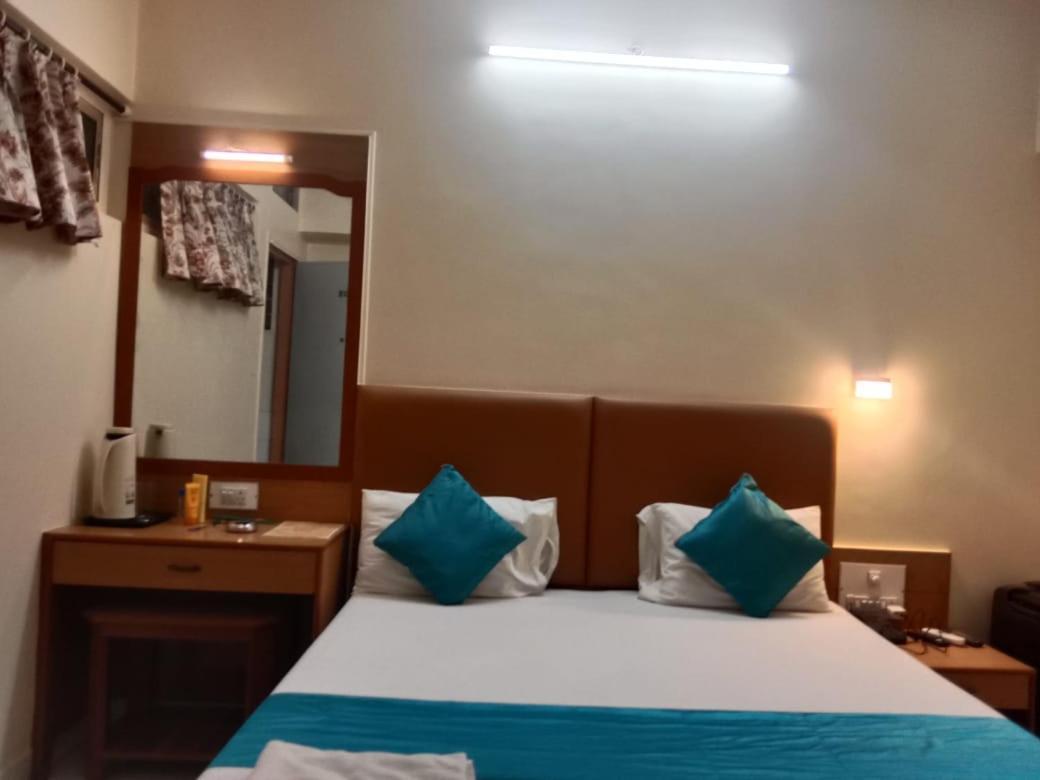 Saigal Guest House Bombay Eksteriør billede